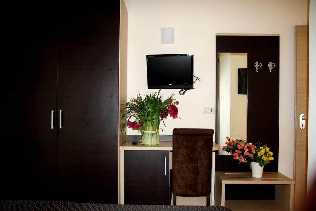 Hotel Monica Cervia Pokoj fotografie